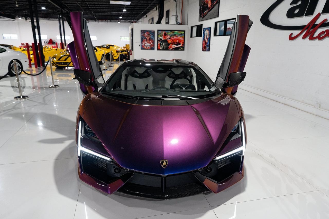 2025 Lamborghini Revuelto