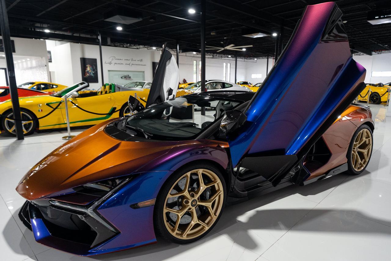 2025 Lamborghini Revuelto