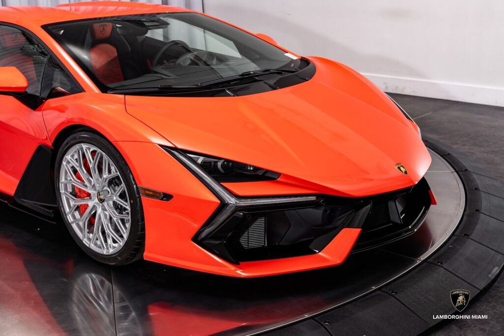 2025 Lamborghini Revuelto