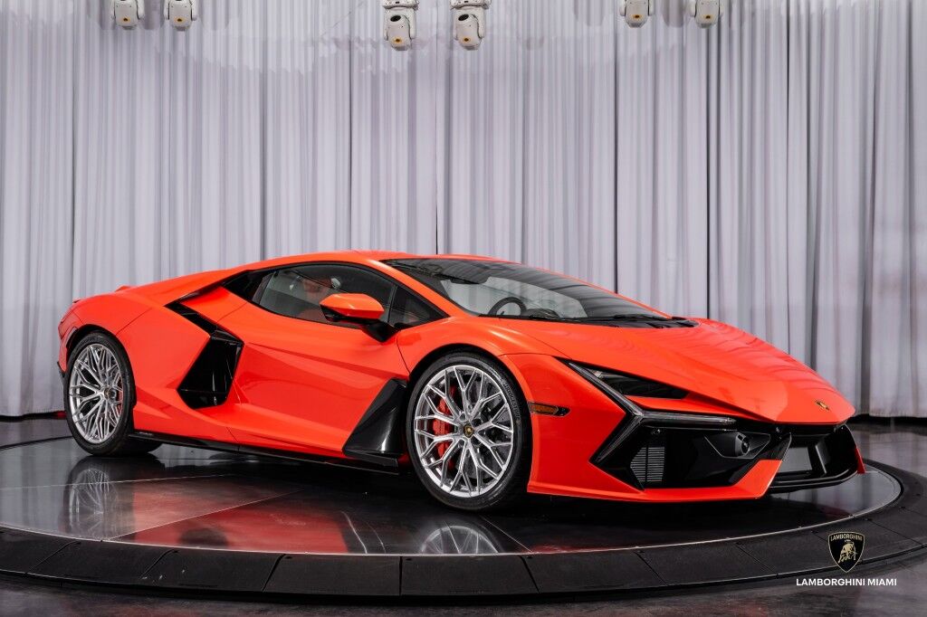 2025 Lamborghini Revuelto