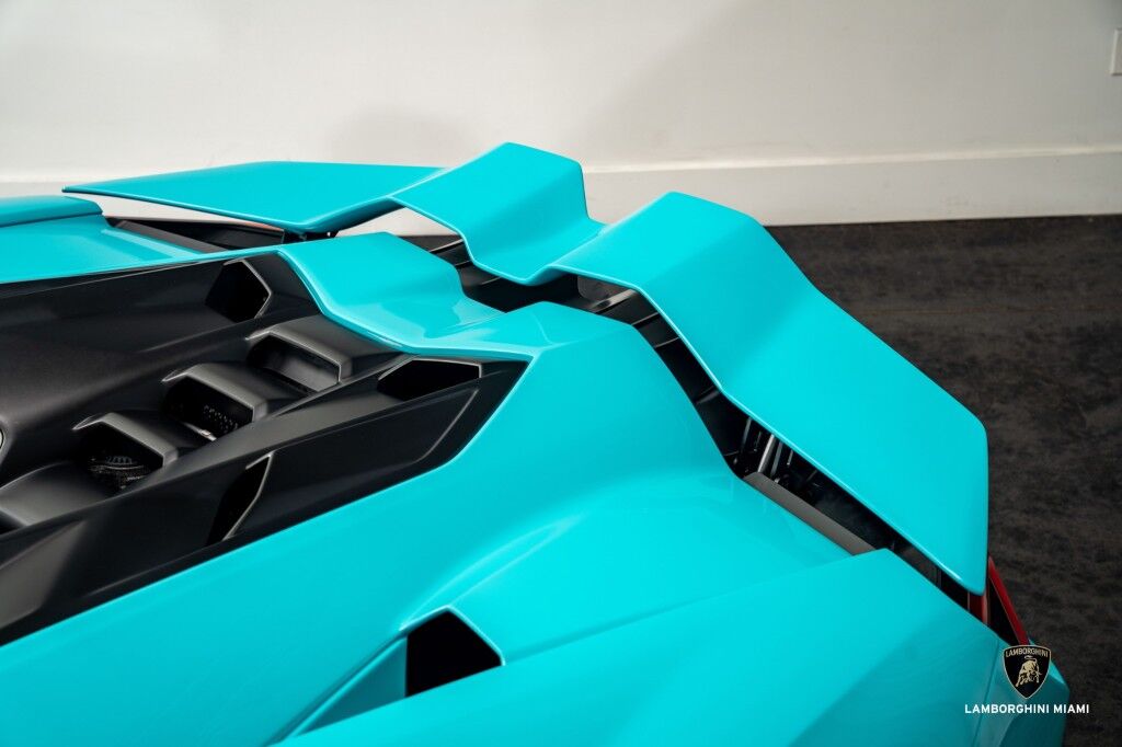 2025 Lamborghini Revuelto North Miami Beach FL
