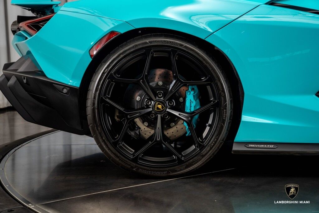 2025 Lamborghini Revuelto North Miami Beach FL