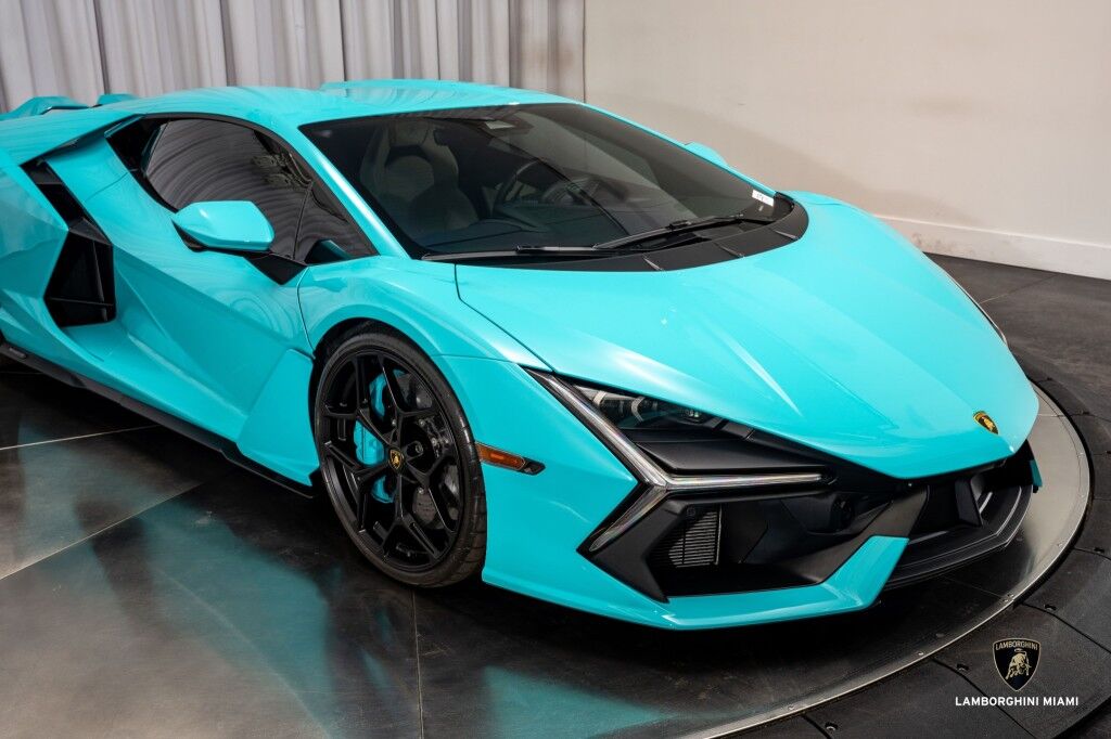 2025 Lamborghini Revuelto