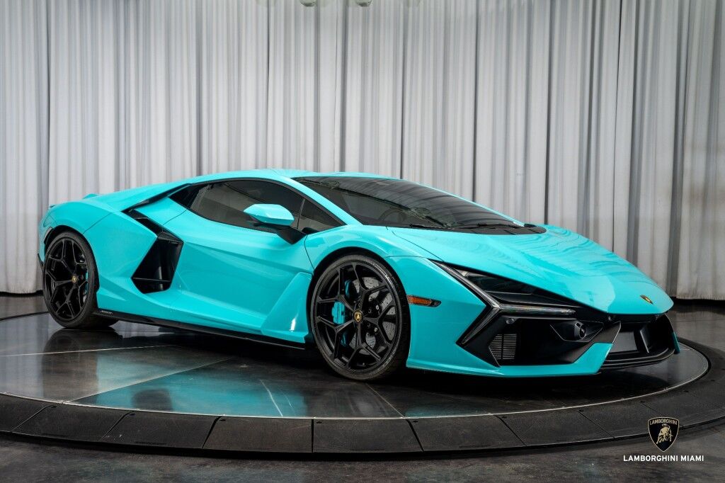 2025 Lamborghini Revuelto