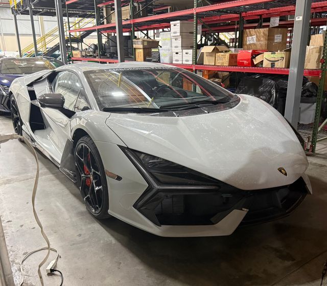 2025 Lamborghini Revuelto