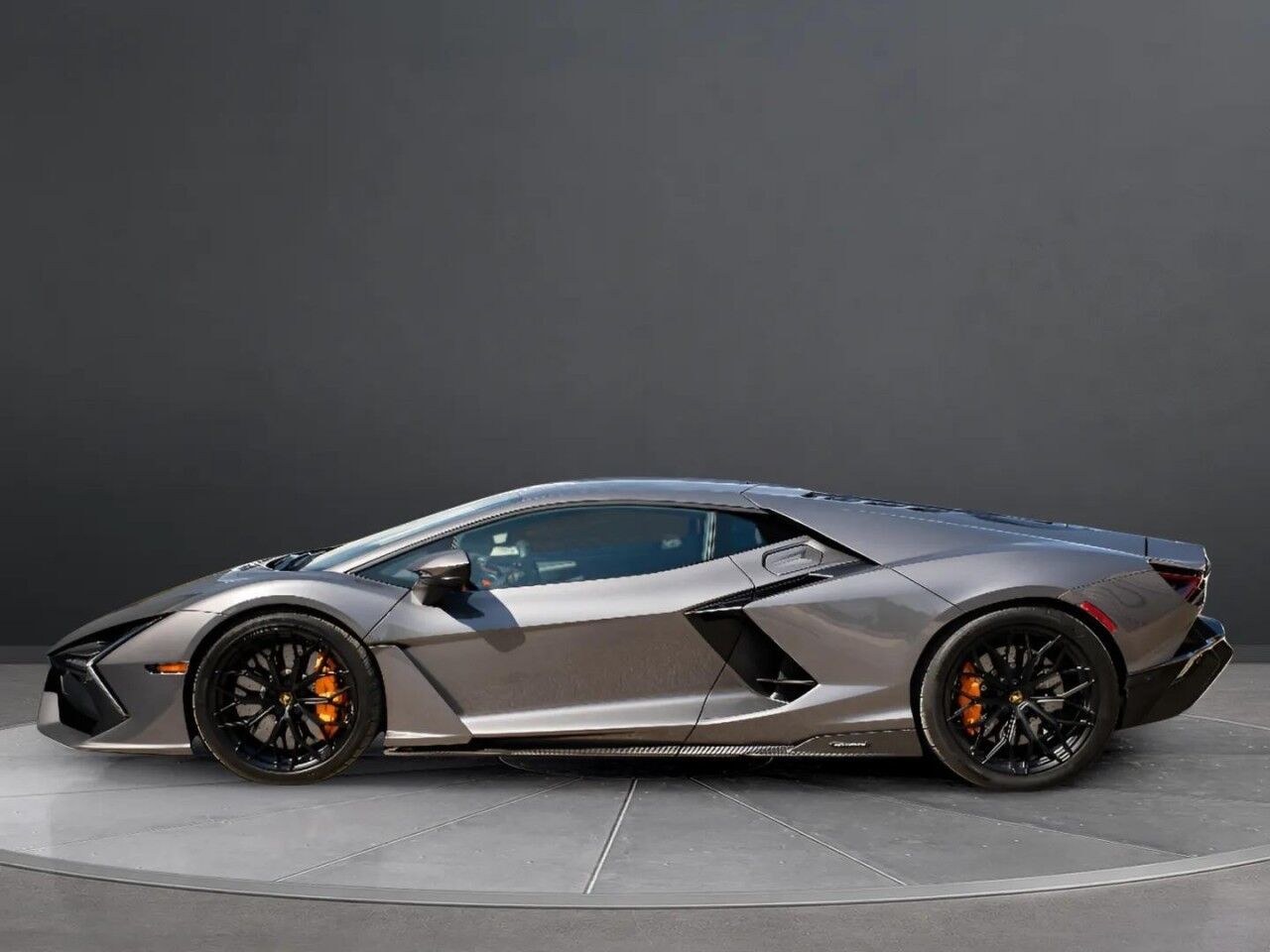 2025 Lamborghini Revuelto