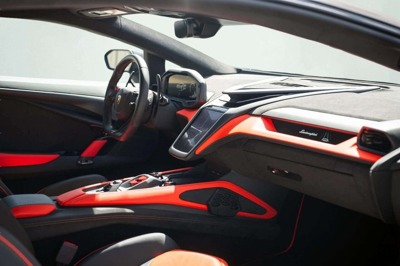 2025 Lamborghini Revuelto San Antonio TX
