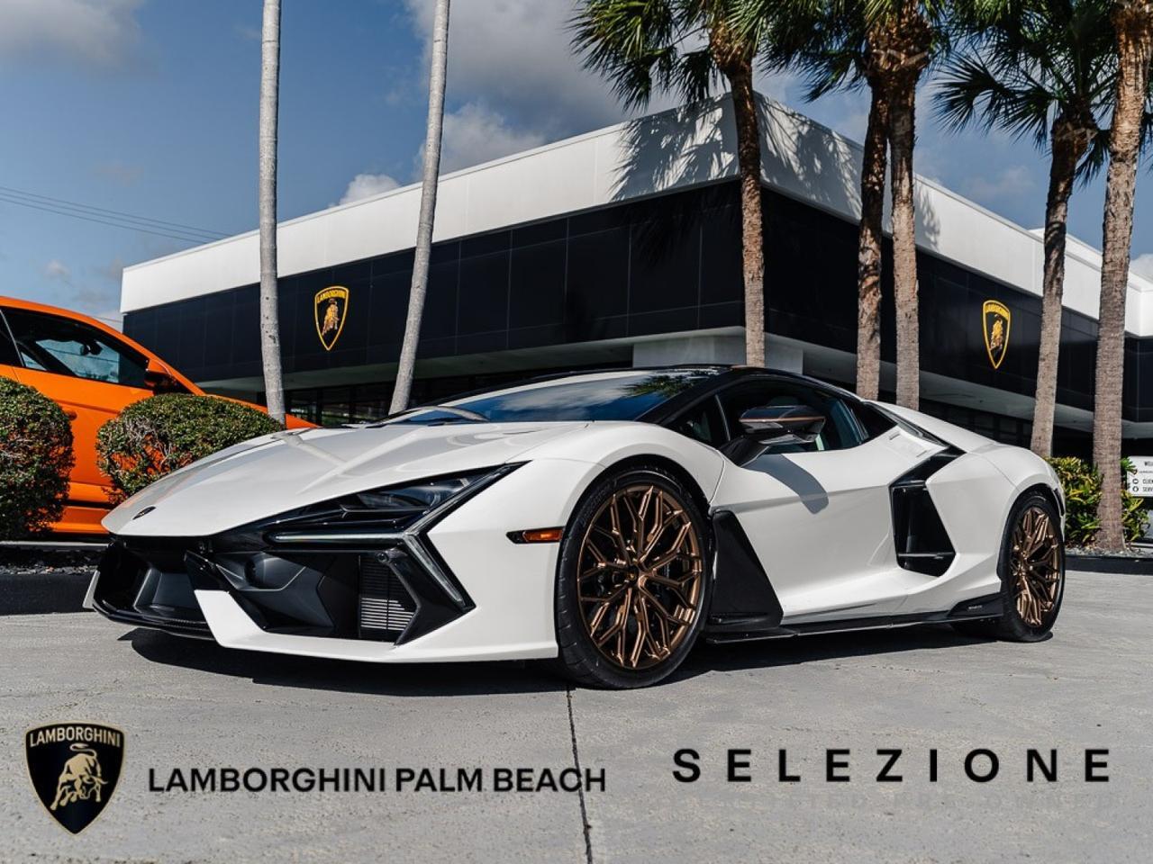 2025 Lamborghini Revuelto