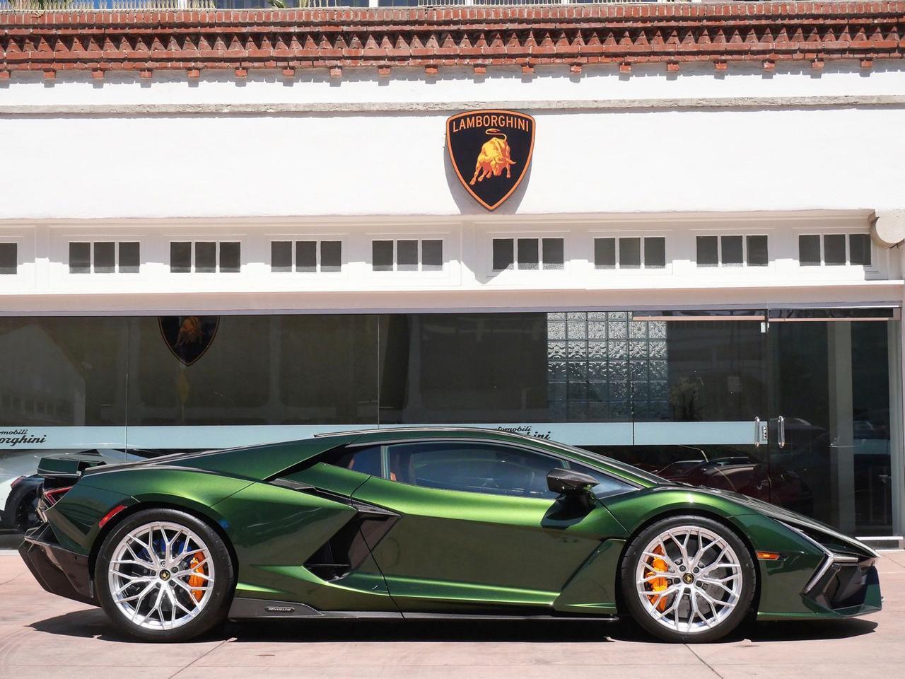 2025 Lamborghini Revuelto Base Base Lawrence KS