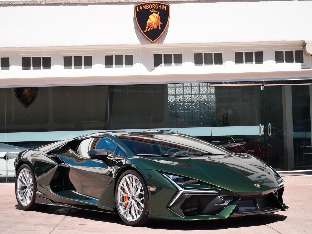 2025 Lamborghini Revuelto Base Base