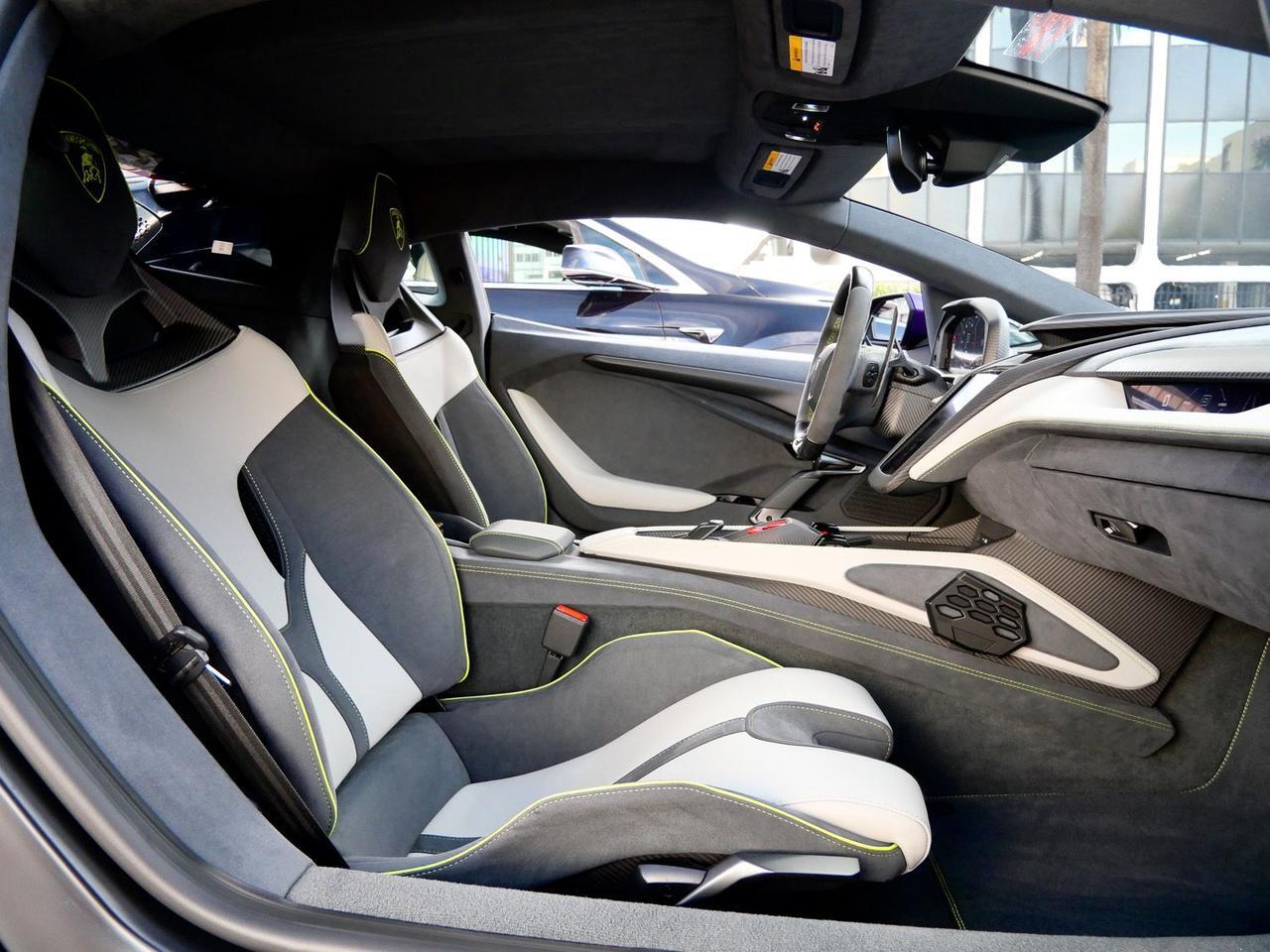 2025 Lamborghini Revuelto Base Base Lawrence KS