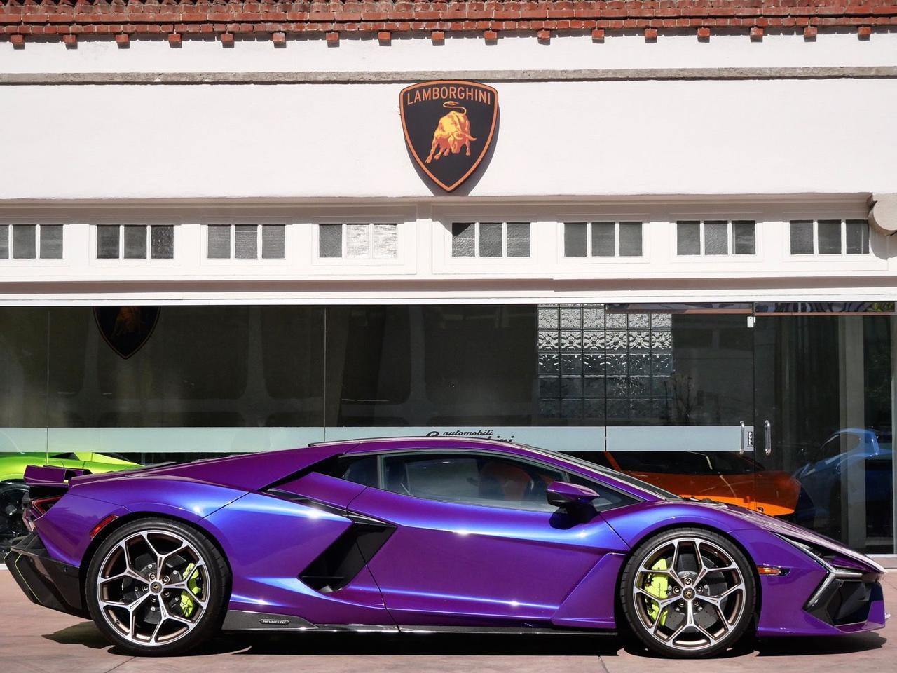2025 Lamborghini Revuelto Base Base Lawrence KS