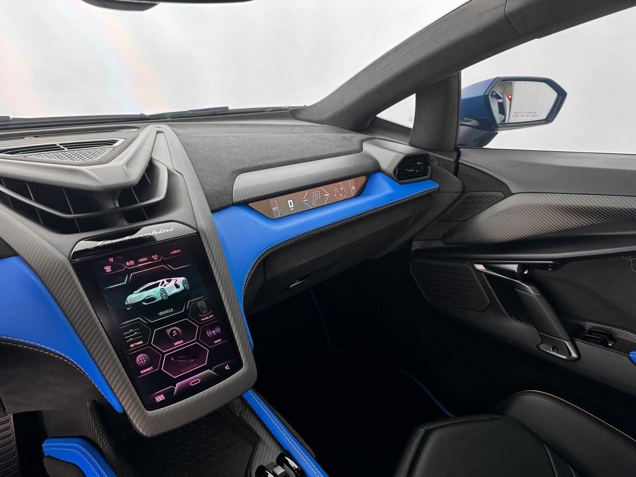 2025 Lamborghini Revuelto Base Bellevue WA