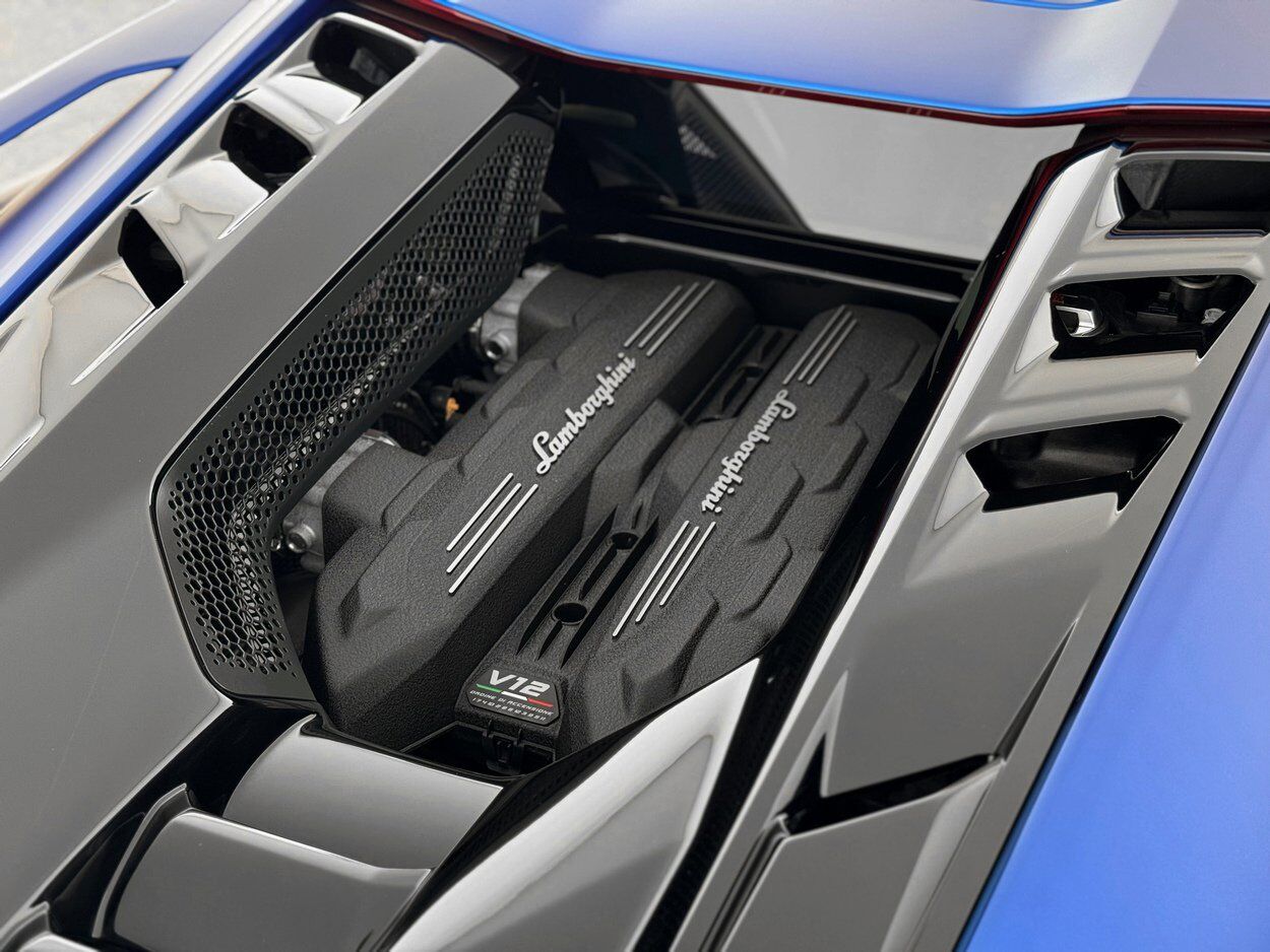 2025 Lamborghini Revuelto Base Bellevue WA