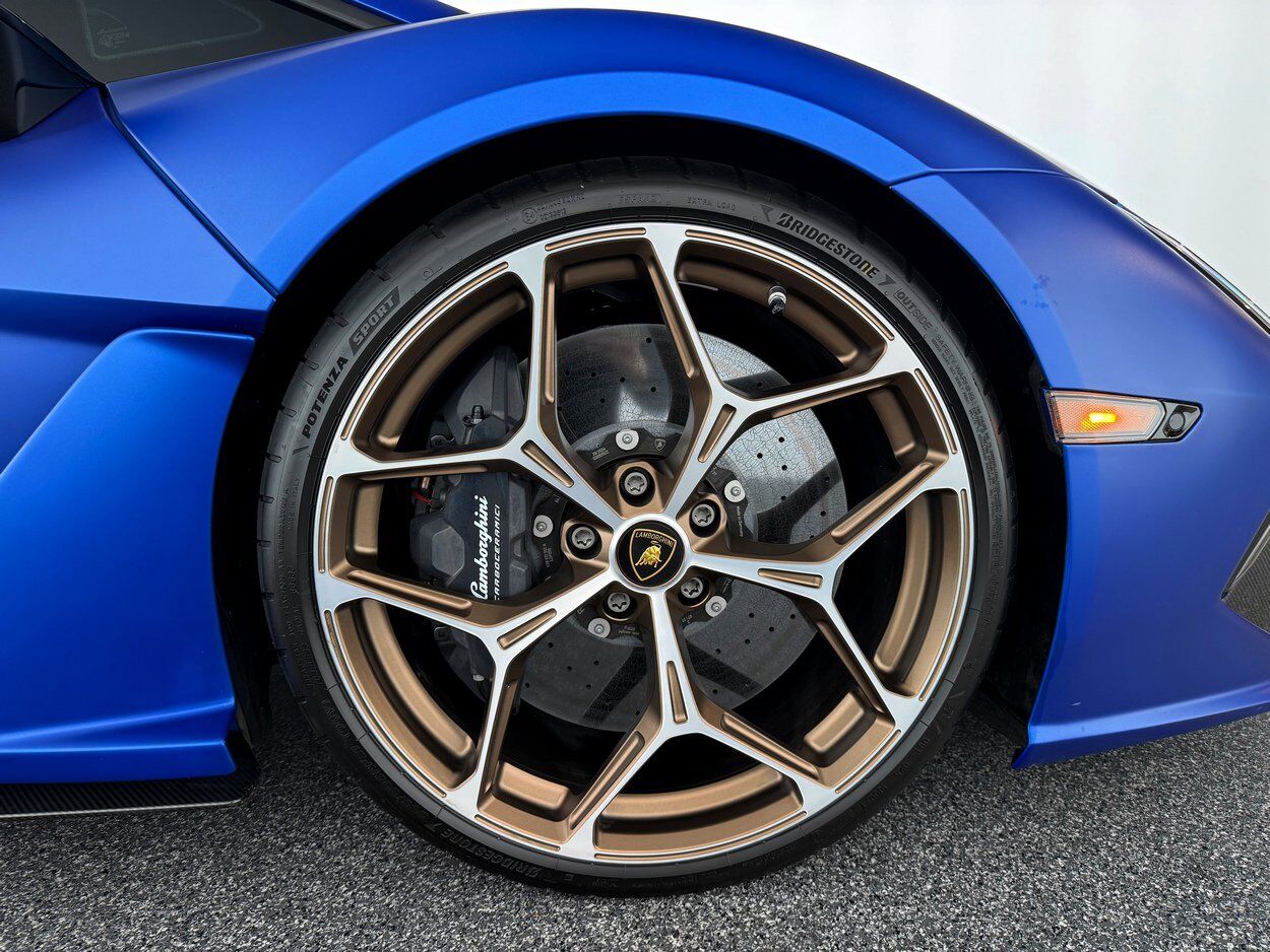 2025 Lamborghini Revuelto Base Bellevue WA