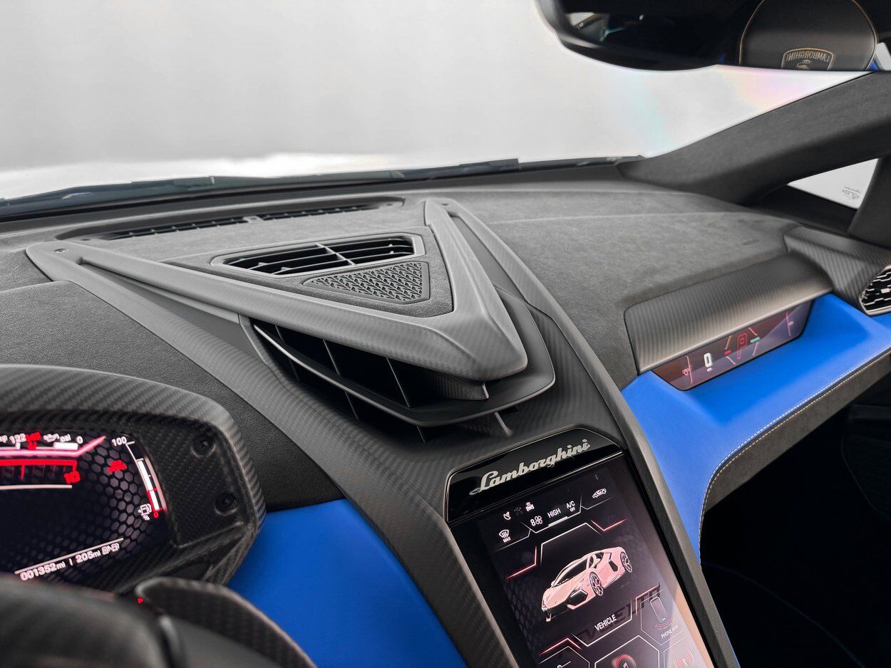 2025 Lamborghini Revuelto Base Bellevue WA