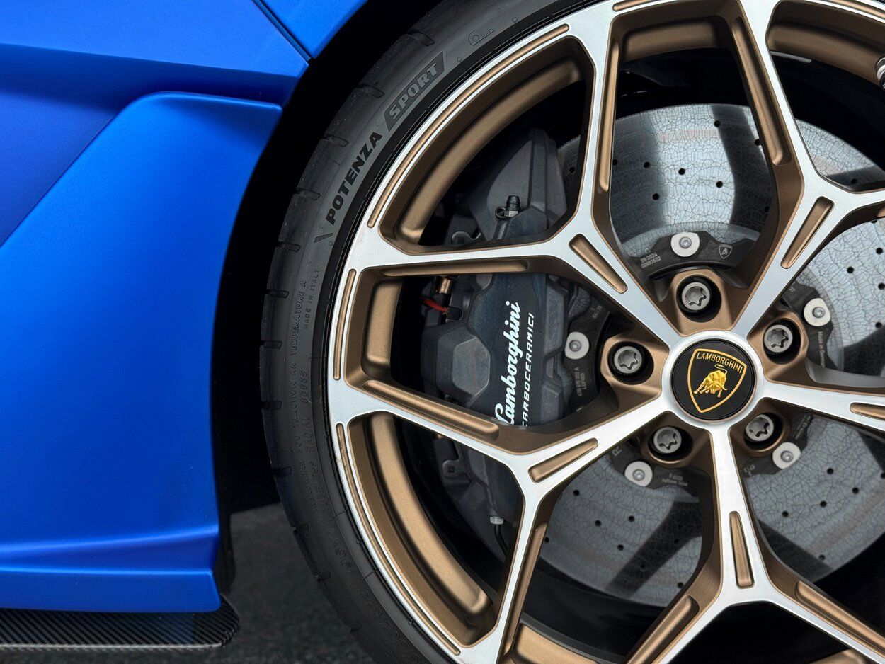 2025 Lamborghini Revuelto Base Bellevue WA