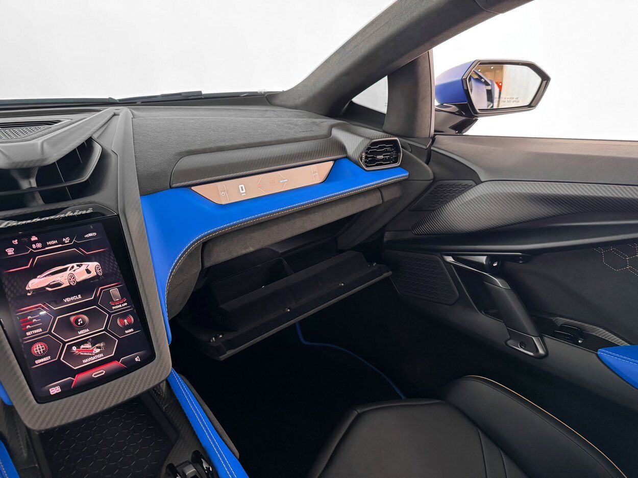 2025 Lamborghini Revuelto Base Bellevue WA