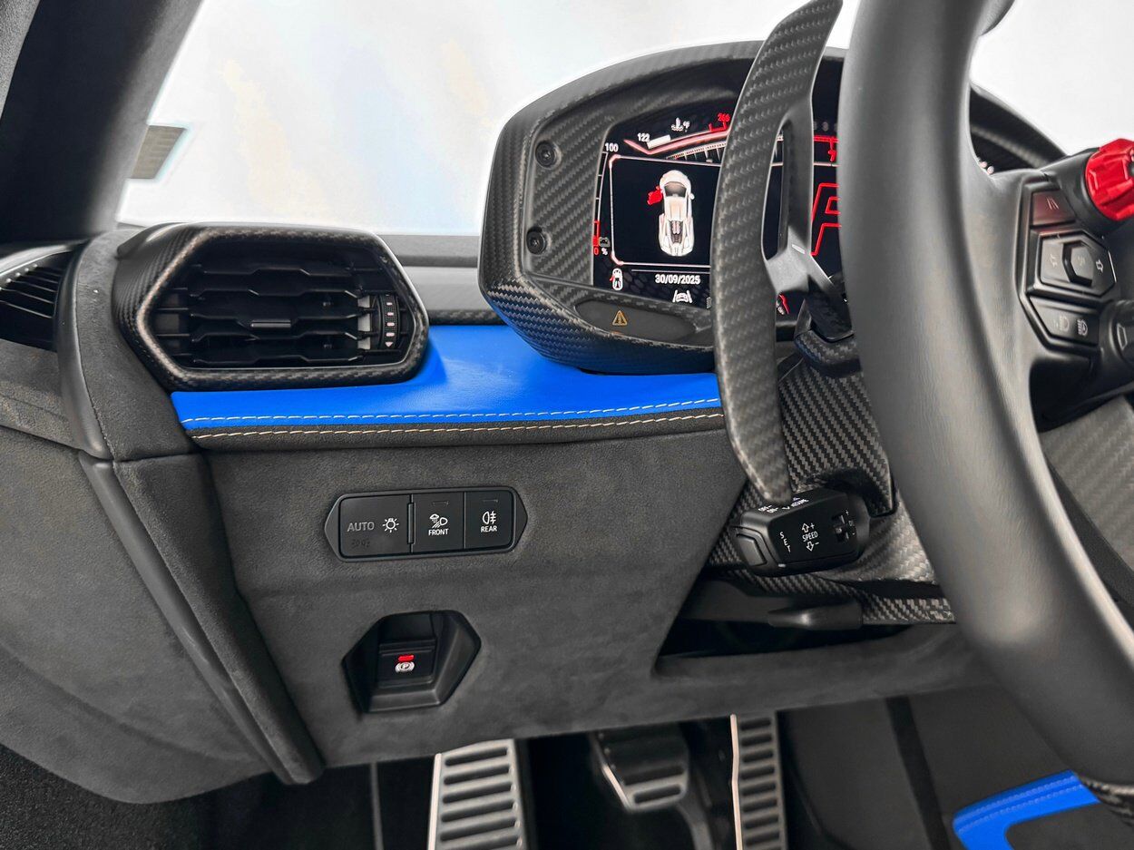 2025 Lamborghini Revuelto Base Bellevue WA