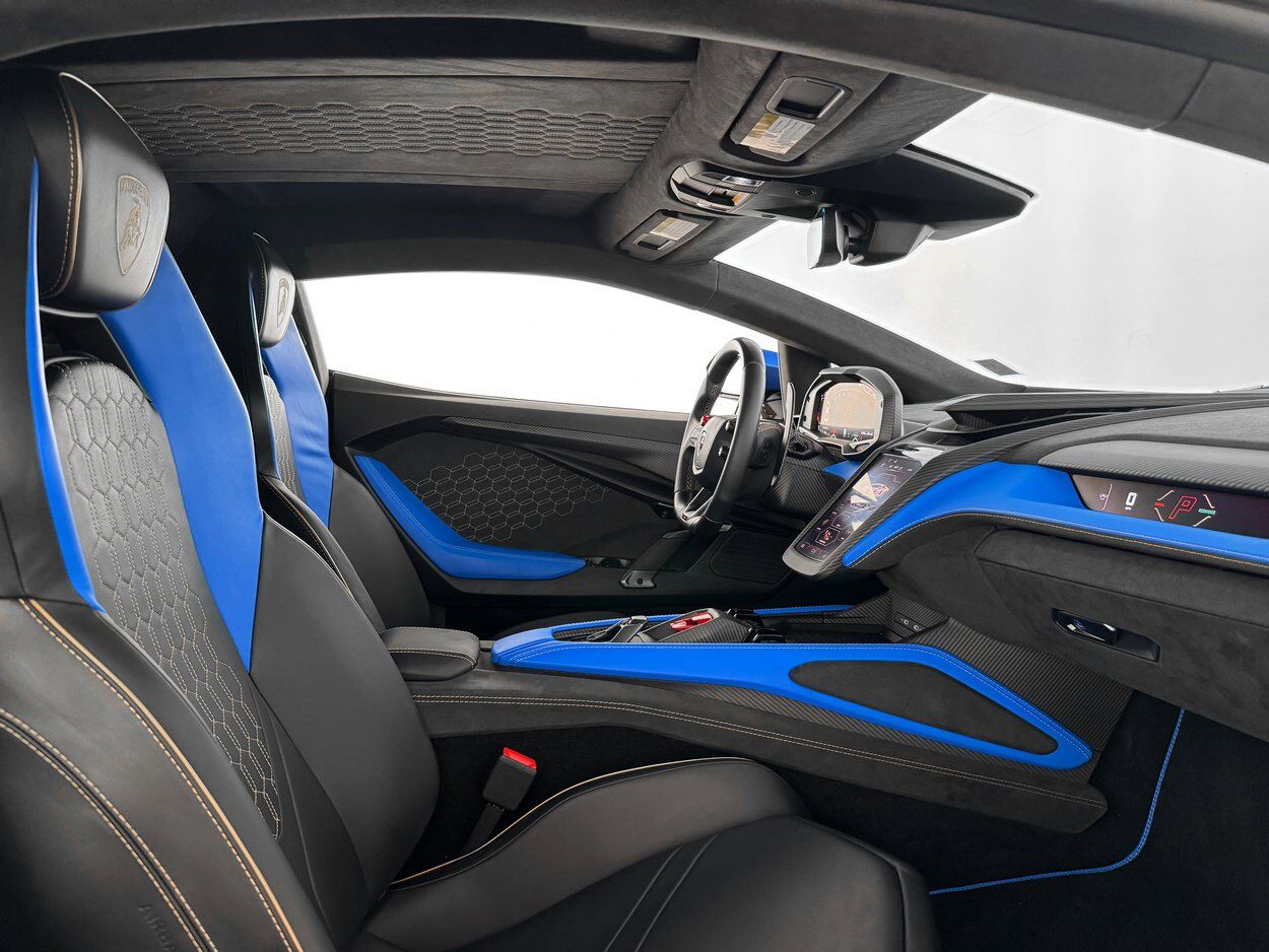 2025 Lamborghini Revuelto Base Bellevue WA