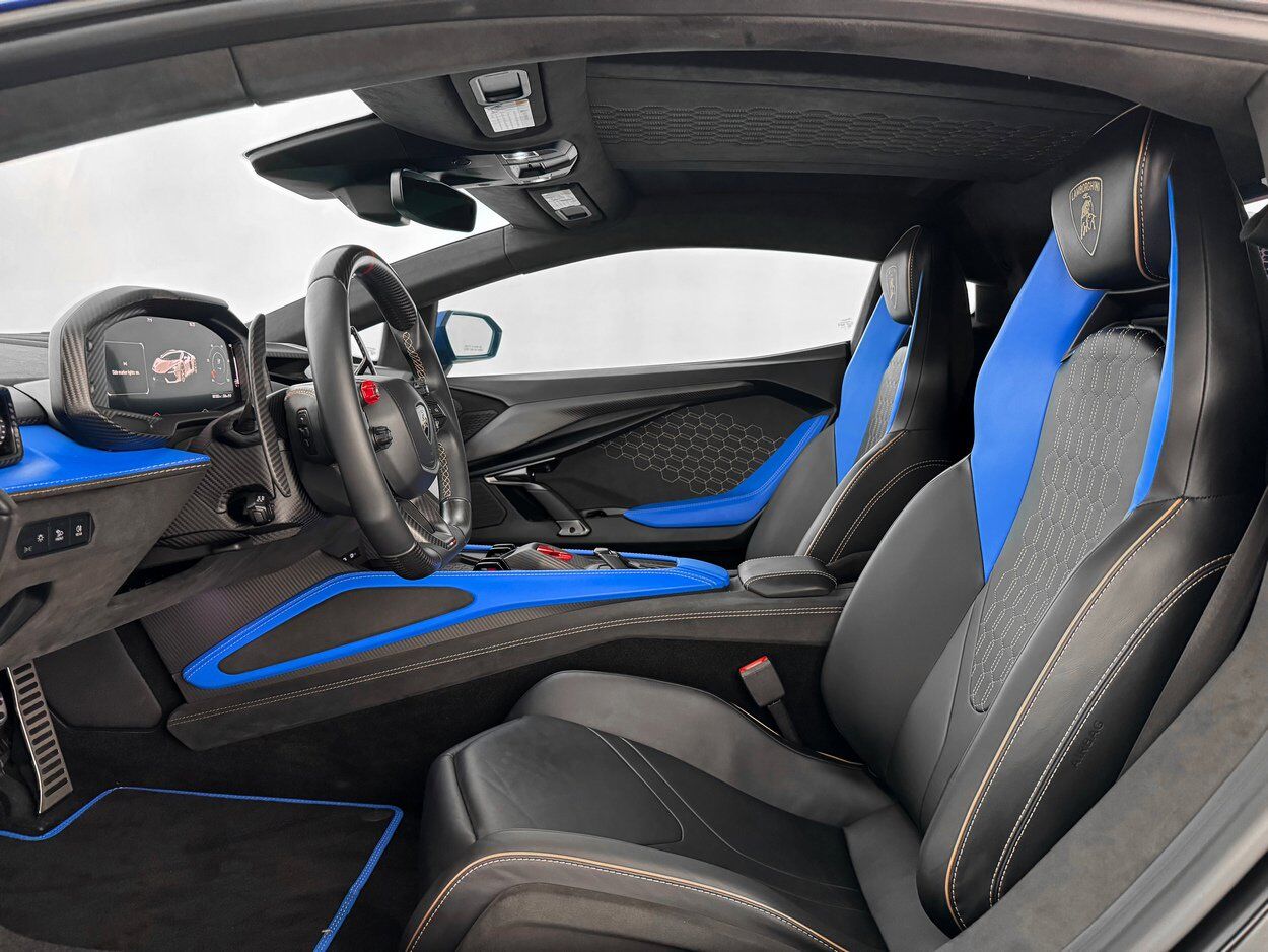 2025 Lamborghini Revuelto Base Bellevue WA