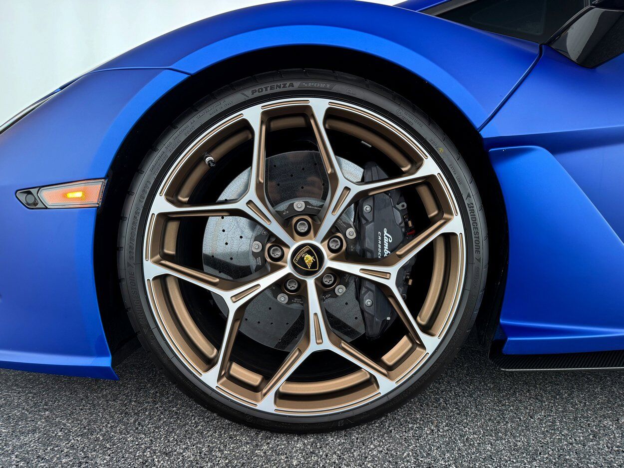 2025 Lamborghini Revuelto Base Bellevue WA