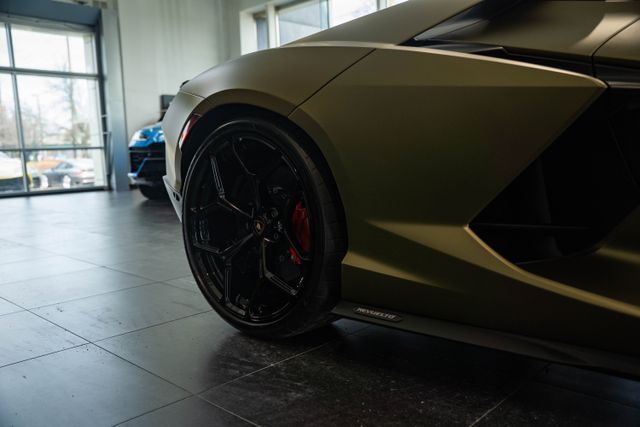 2025 Lamborghini Revuelto Base Paramus NJ
