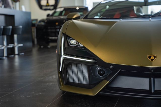 2025 Lamborghini Revuelto Base Paramus NJ