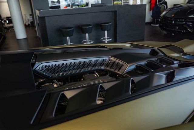 2025 Lamborghini Revuelto Base Paramus NJ