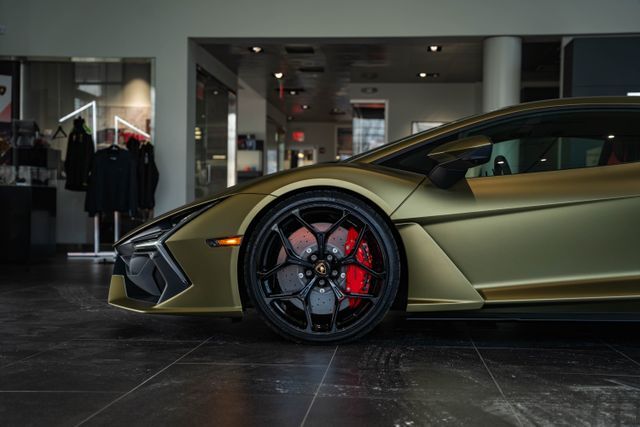 2025 Lamborghini Revuelto Base Paramus NJ