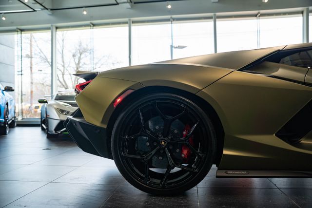 2025 Lamborghini Revuelto Base Paramus NJ