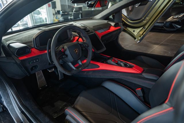 2025 Lamborghini Revuelto Base Paramus NJ