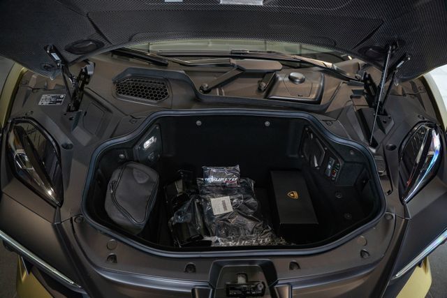 2025 Lamborghini Revuelto Base Paramus NJ