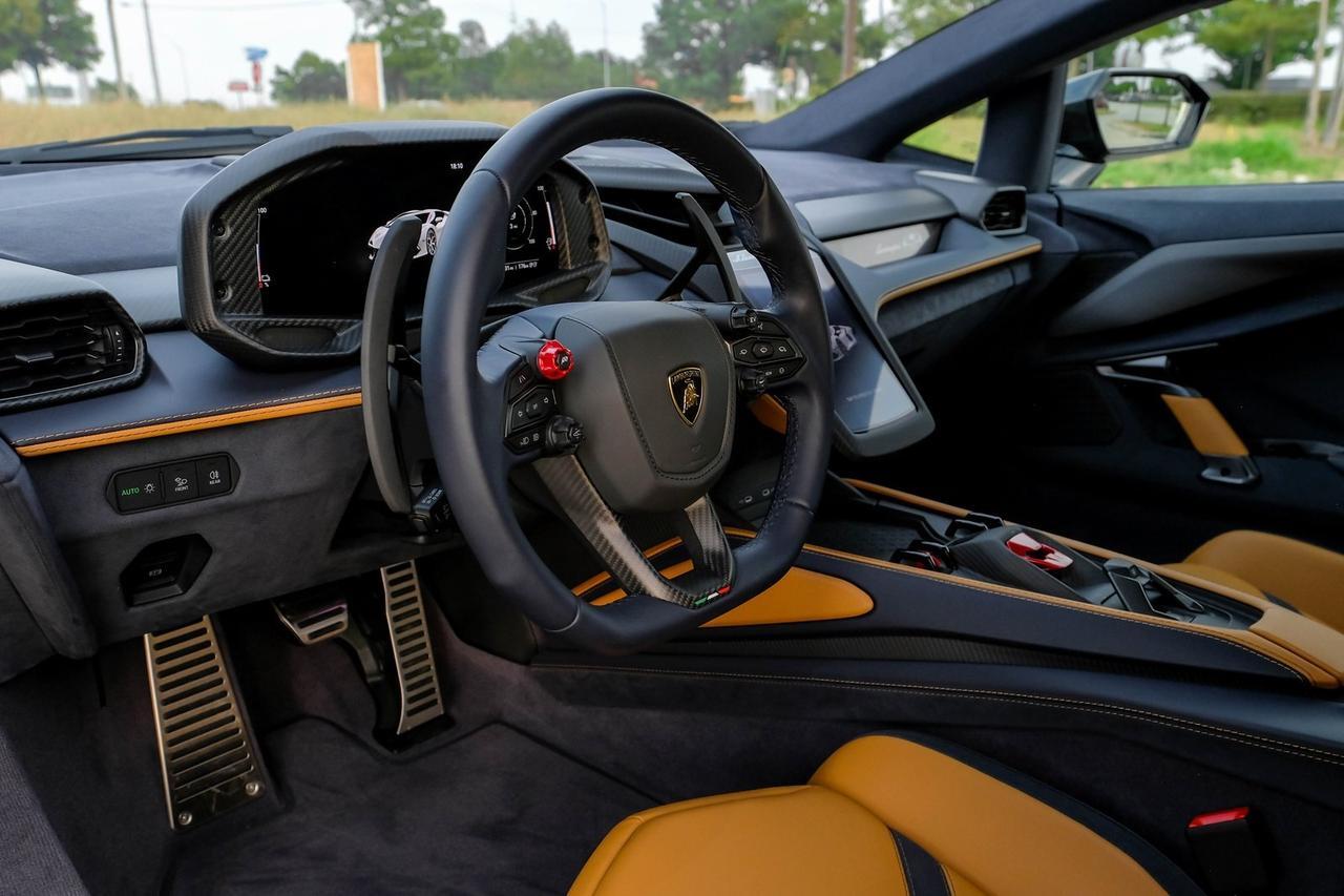 2025 Lamborghini Revuelto Base Richardson TX
