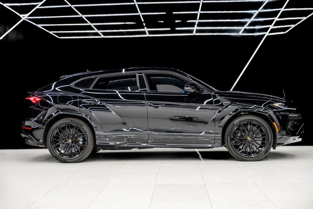 2025 Lamborghini Urus
