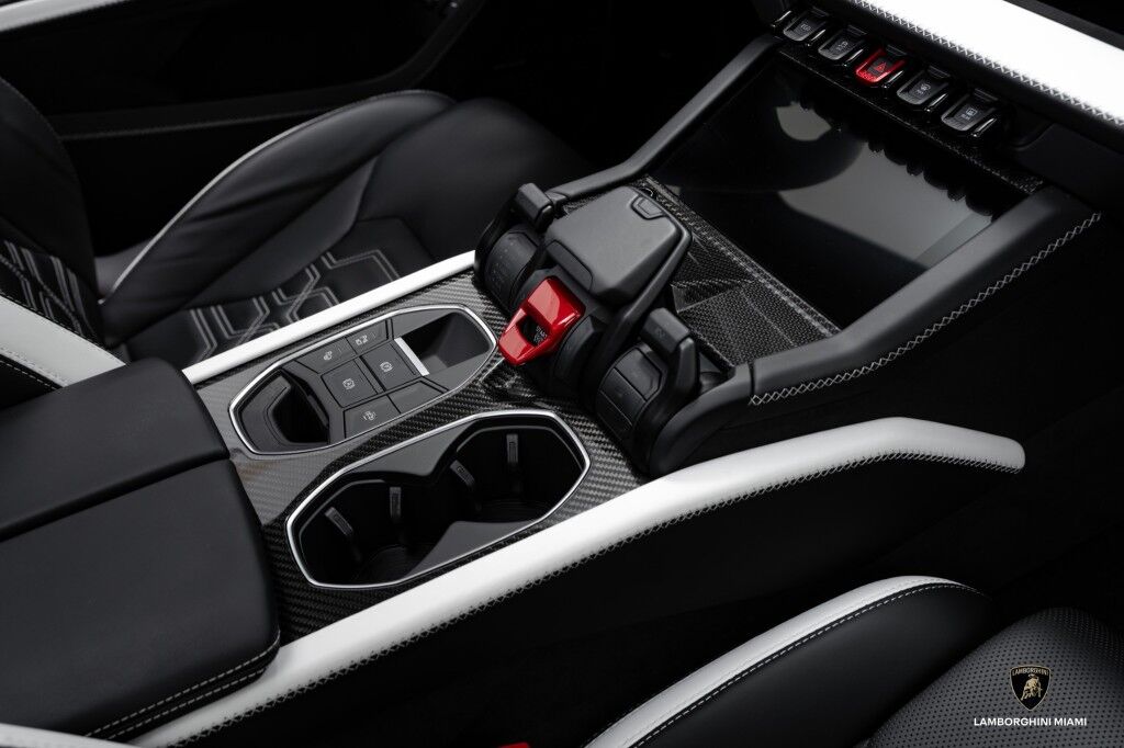 2025 Lamborghini Urus North Miami Beach FL