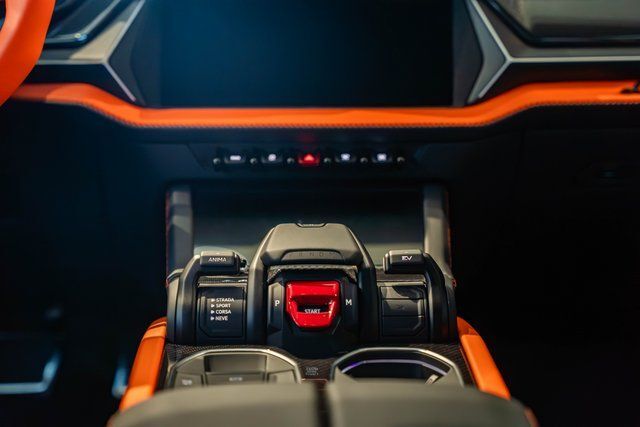 2025 Lamborghini Urus Paramus NJ