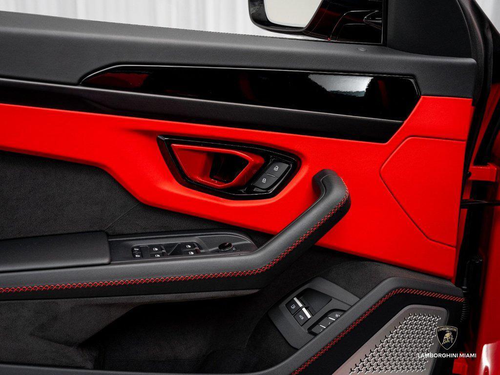 2025 Lamborghini Urus SE AWD North Miami Beach FL