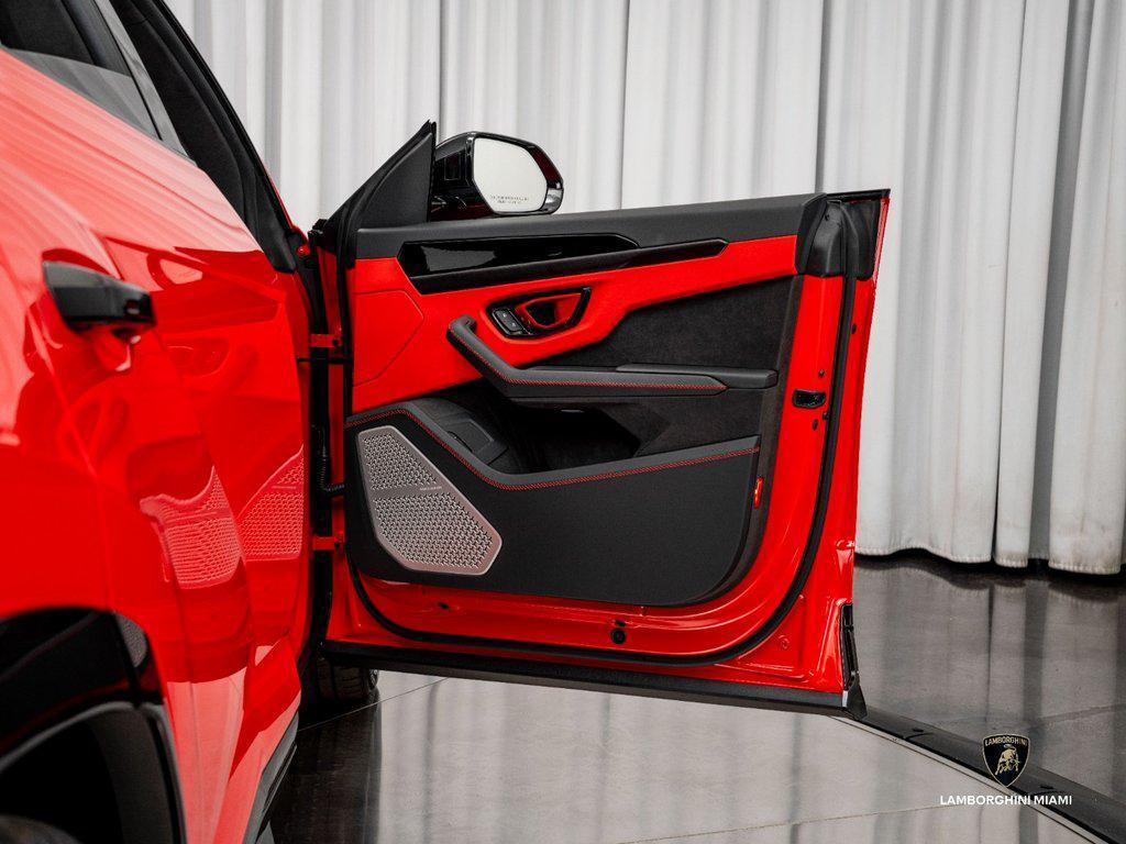 2025 Lamborghini Urus SE AWD North Miami Beach FL