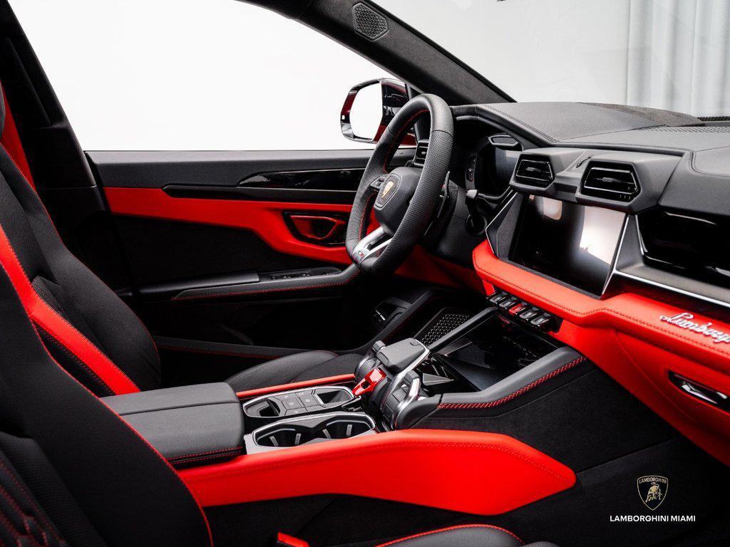 2025 Lamborghini Urus SE AWD North Miami Beach FL