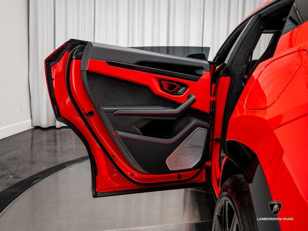 2025 Lamborghini Urus SE AWD North Miami Beach FL