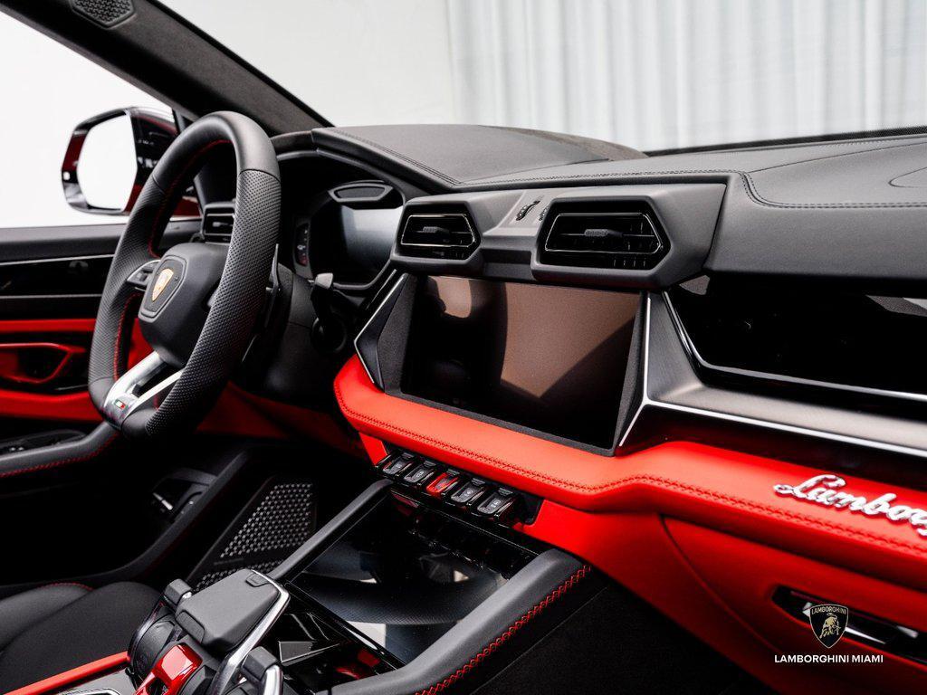 2025 Lamborghini Urus SE AWD North Miami Beach FL