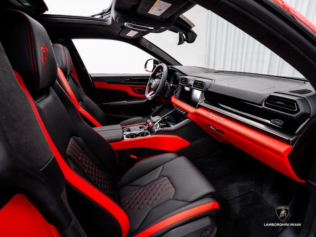 2025 Lamborghini Urus SE AWD North Miami Beach FL