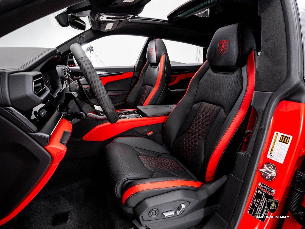 2025 Lamborghini Urus SE AWD North Miami Beach FL