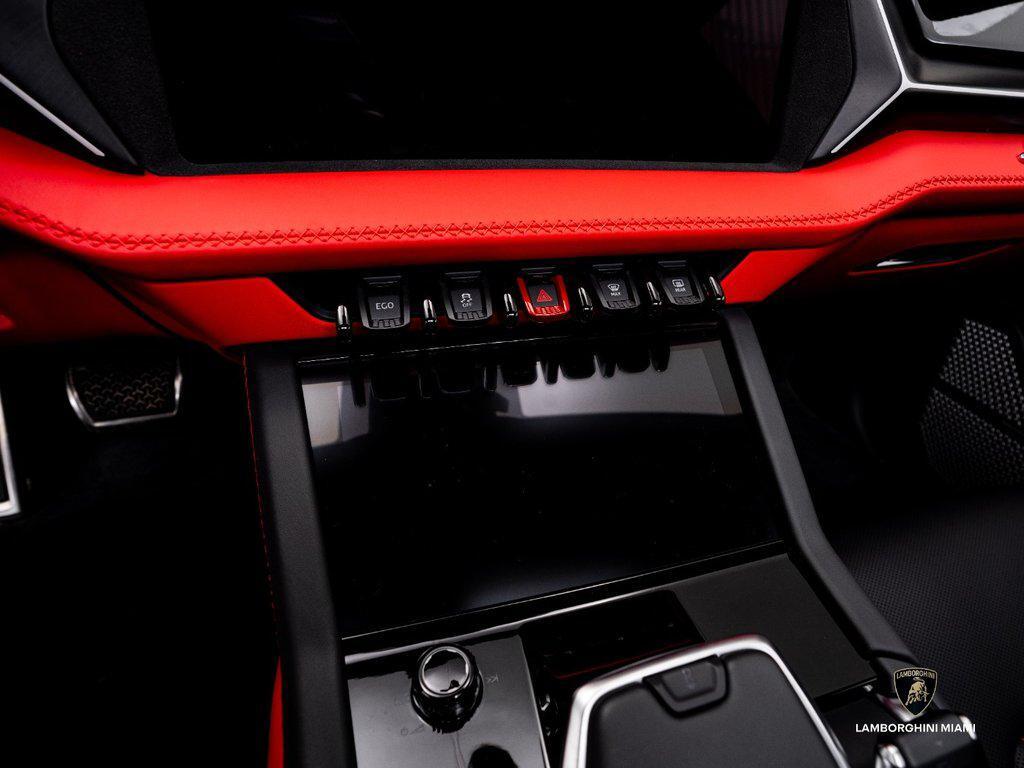 2025 Lamborghini Urus SE AWD North Miami Beach FL