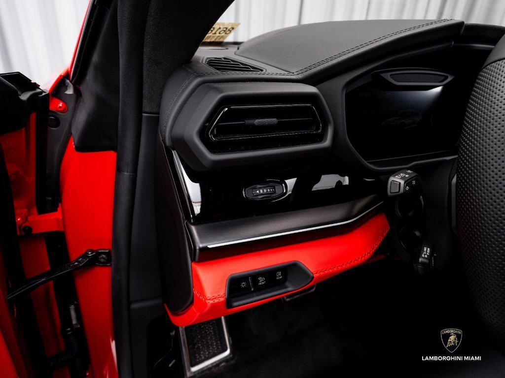 2025 Lamborghini Urus SE AWD North Miami Beach FL