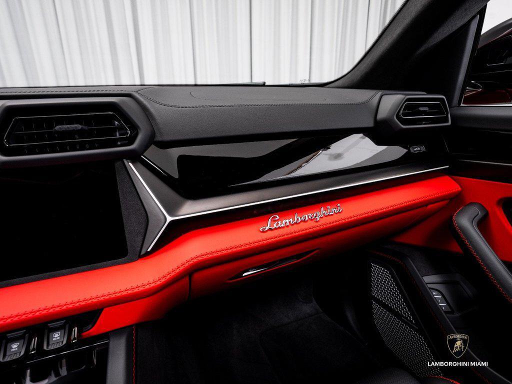 2025 Lamborghini Urus SE AWD North Miami Beach FL