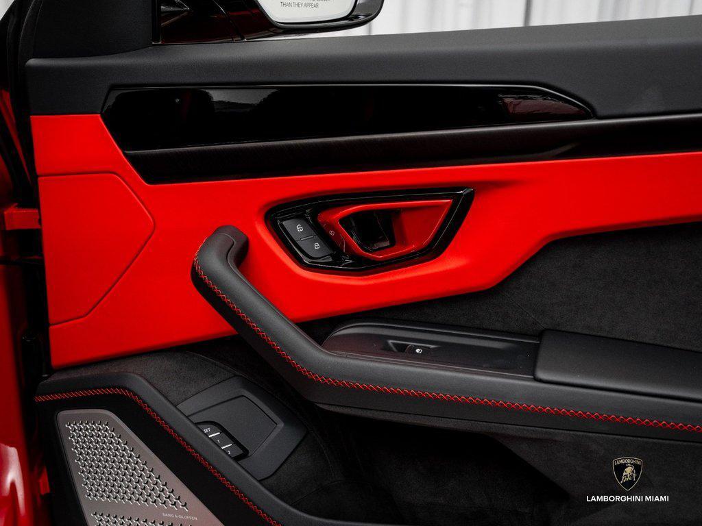 2025 Lamborghini Urus SE AWD North Miami Beach FL