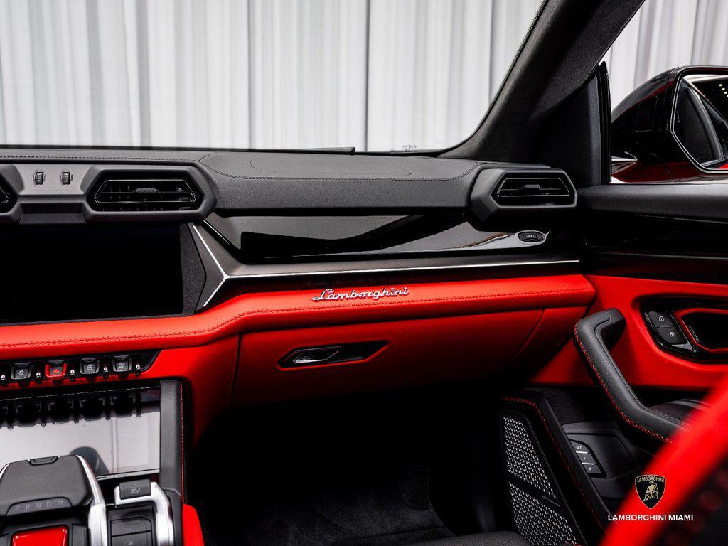 2025 Lamborghini Urus SE AWD North Miami Beach FL