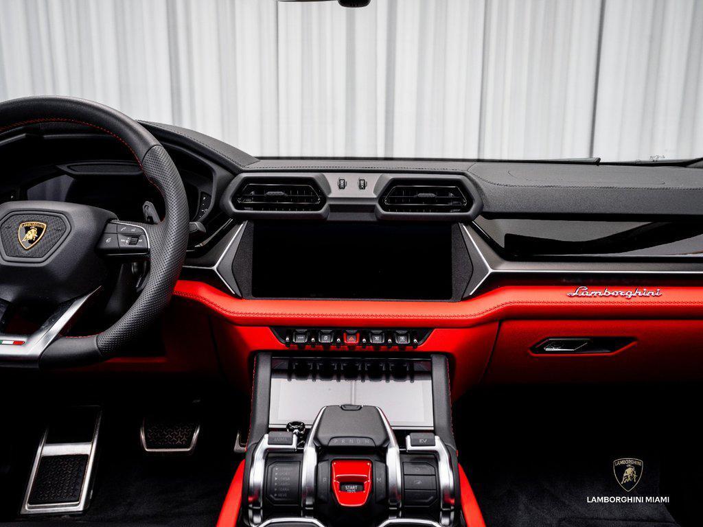2025 Lamborghini Urus SE AWD North Miami Beach FL